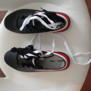 Fila sneaker size 11M black